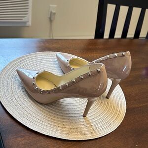 Jessica Simpson tan studded heels